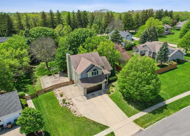 Property at 14434 Hawthorn Dr, Clive, IA 50325, 4 beds, 2.5 baths
