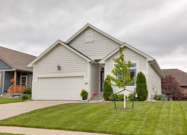 Property at 821 NW 21st Ct, Ankeny, IA 50023, 3 beds, 3 baths