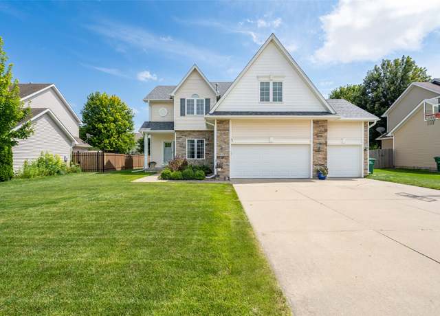 Property at 9504 NW Newgate Dr, Johnston, IA 50131, 5 beds, 3.5 baths