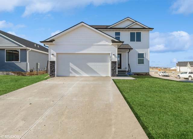 Property at 3013 Lund St, Norwalk, IA 50211, 3 beds, 2.5 baths