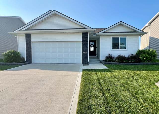 Property at 1195 Locust St, Waukee, IA 50263, 4 beds, 3 baths