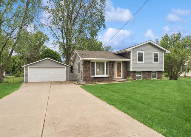 Property at 5180 NW 64th Pl, Johnston, IA 50131, 4 beds, 2 baths