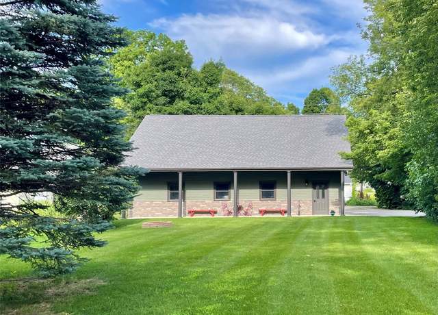 Property at 1127 Broad St, Grinnell, IA 50112