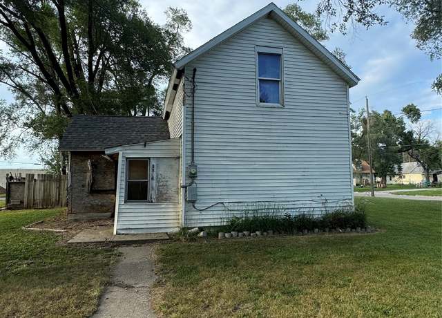 Property at 2536 Onawa St, Des Moines, IA 50317, 2 beds, 1 bath
