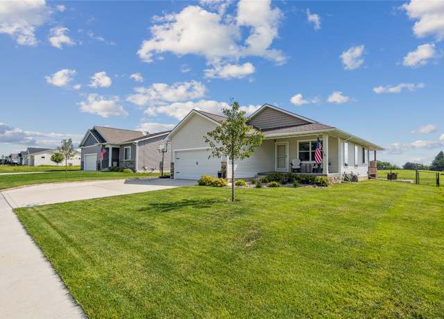 Property at 3241 Brook Landing Ct, Des Moines, IA 50317, 4 beds, 3 baths