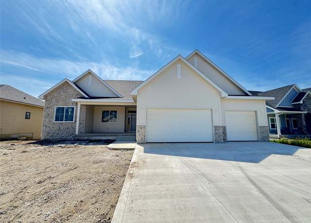 Property at 5304 175th St, Urbandale, IA 50323, 6 beds, 3.5 baths