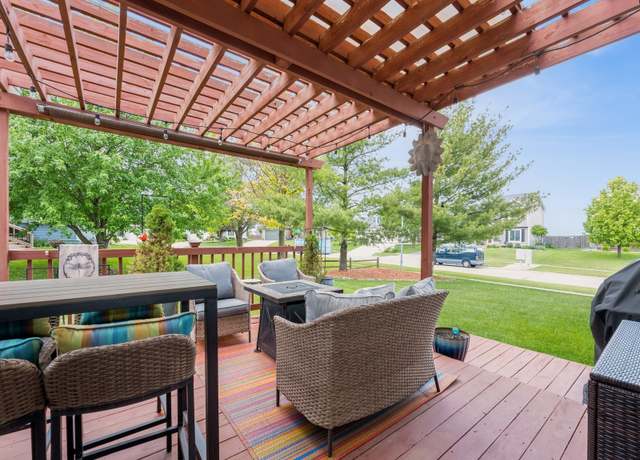 Property at 2190 NW 147th St, Clive, IA 50325, 4 beds, 2.5 baths