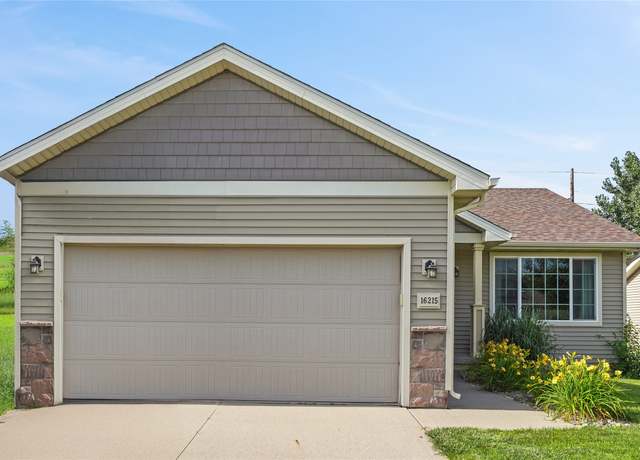 Property at 16215 Monroe Ct, Urbandale, IA 50323, 4 beds, 3 baths