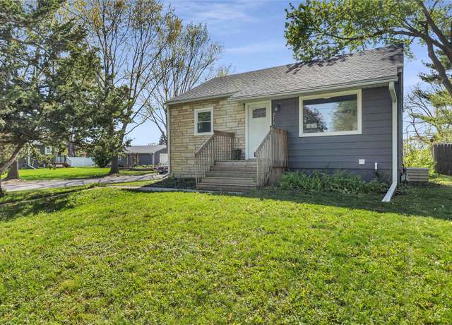 Property at 2104 59th St, Des Moines, IA 50322, 2 beds, 2 baths