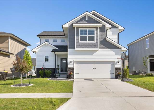Property at 705 SE Booth Ave, Waukee, IA 50263, 4 beds, 2.5 baths