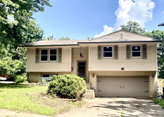 Property at 815 Knob Hill Dr, Des Moines, IA 50317, 3 beds, 2 baths
