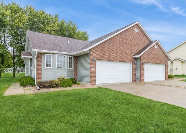 Property at 610 Golf View Dr, Pleasantville, IA 50225, 3 beds, 2.5 baths
