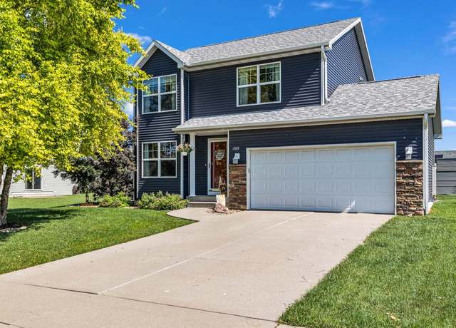 Property at 1329 Joshua Cir SE, Bondurant, IA 50035, 3 beds, 2.5 baths