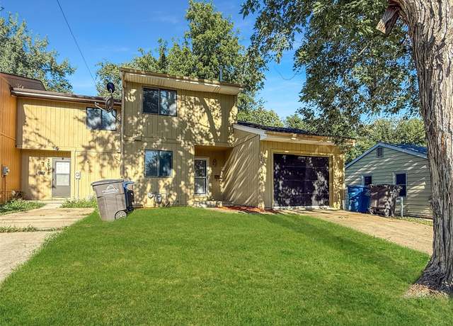 Property at 1520 Stewart St, Des Moines, IA 50316, 2 beds, 1 bath