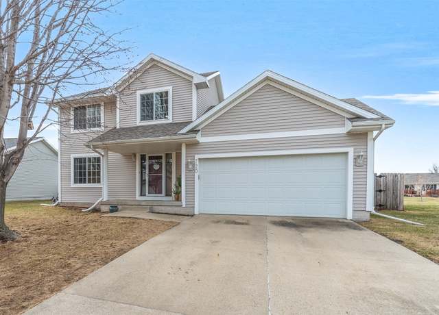 Property at 720 SE Murphy Dr, Waukee, IA 50263, 3 beds, 2.5 baths