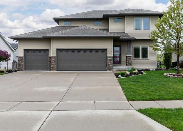Property at 2350 SE Riverbirch Ln, Waukee, IA 50263, 5 beds, 3.5 baths