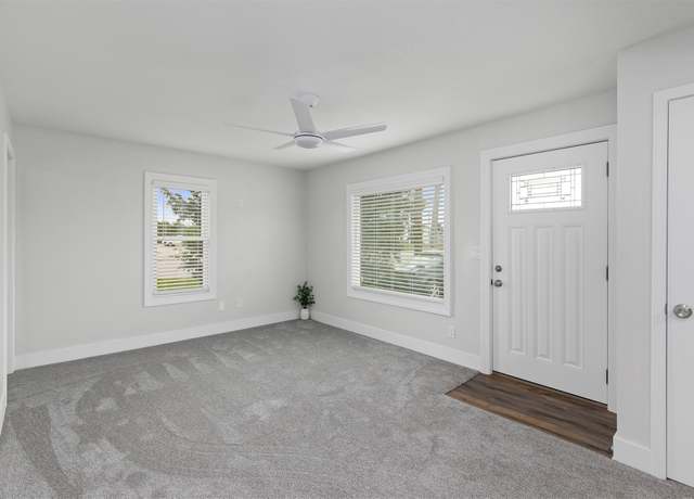 Property at 205 NW 51st Pl, Des Moines, IA 50313, 2 beds, 1 bath