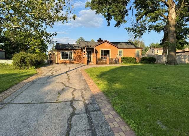 Property at 4005 Beaver Ave, Des Moines, IA 50310, 3 beds, 3.5 baths