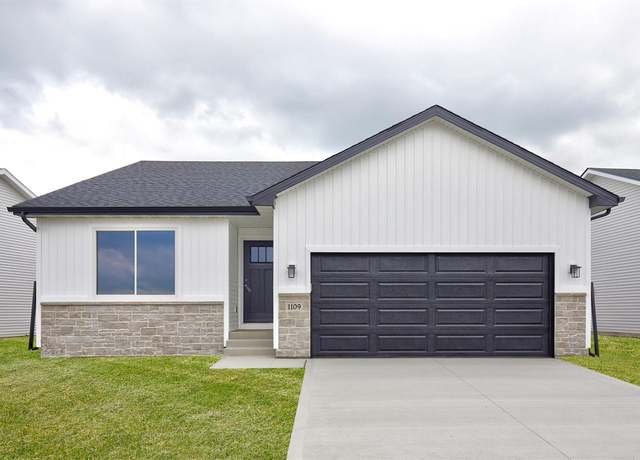 Property at 1109 Featherstone Ave NE, Bondurant, IA 50035, 4 beds, 3 baths