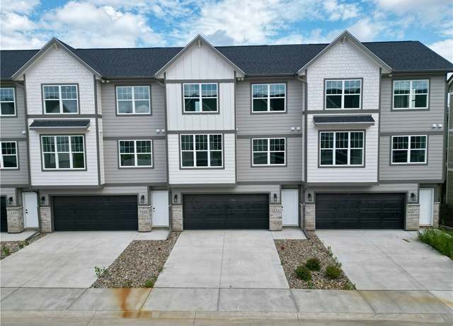 Property at 4476 154th St, Urbandale, IA 50323, 2 beds, 2.5 baths