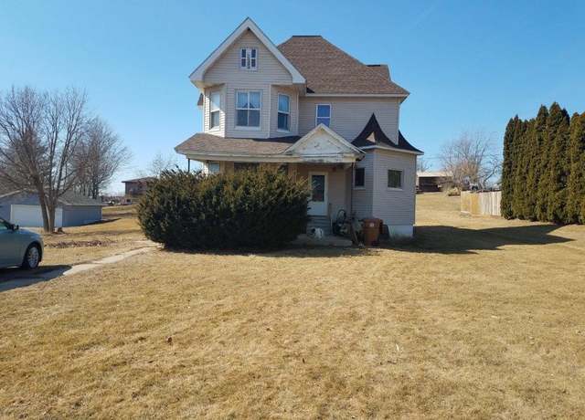 Property at 115 Broad St, Grinnell, IA 50112, 5 beds, 2 baths