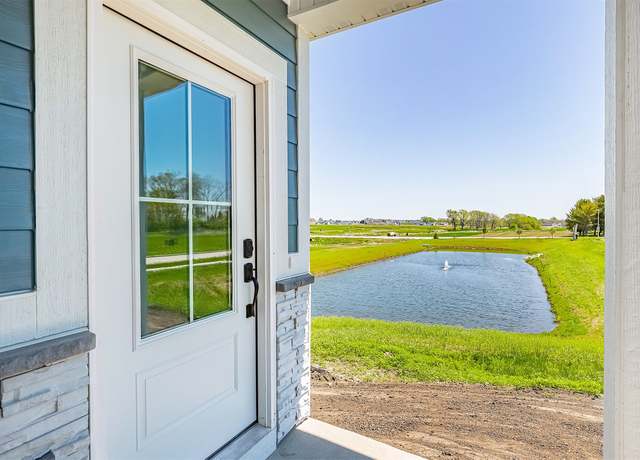 Property at 1061 NW Macarthur Ln, Waukee, IA 50263, 4 beds, 3 baths