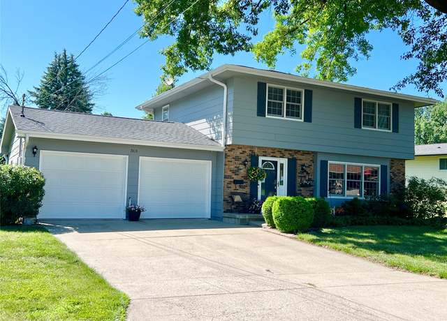 Property at 313 E 29th St S, Newton, IA 50208, 4 beds, 2.5 baths