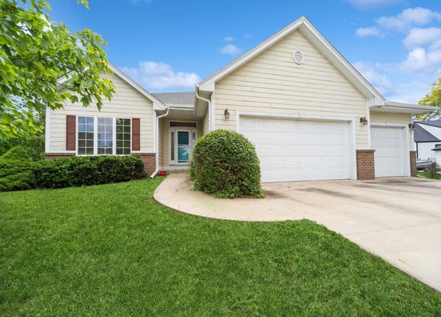 Property at 3801 Greenview Dr, Urbandale, IA 50322, 5 beds, 3 baths
