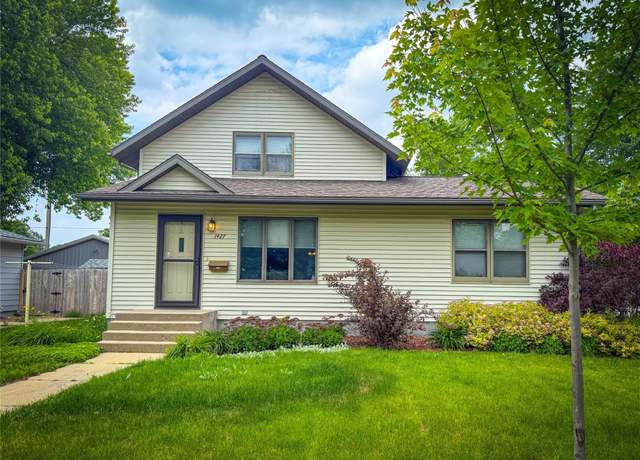 Property at 1428 Garst Ave, Boone, IA 50036, 3 beds, 3 baths