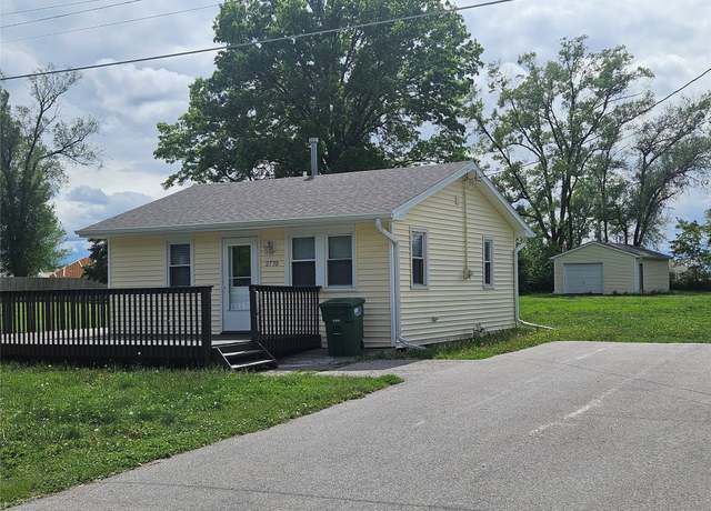 Property at 2770 NE 51st Ct, Des Moines, IA 50317, 2 beds, 1 bath
