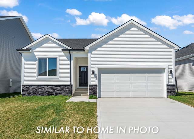 Property at 1488 S 91st St, West Des Moines, IA 50266, 3 beds, 2 baths