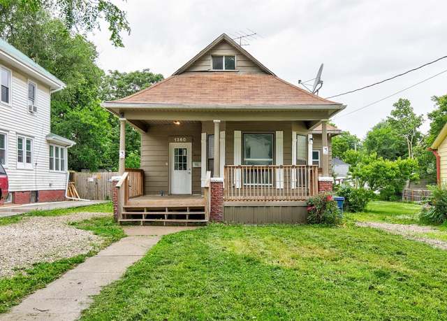 Property at 1360 E 9th St, Des Moines, IA 50316, 4 beds, 2 baths