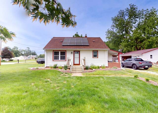 Property at 6465 NW 56th St, Johnston, IA 50131, 3 beds, 1 bath