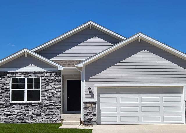 Property at 2511 E 47th St, Des Moines, IA 50317, 4 beds, 3 baths