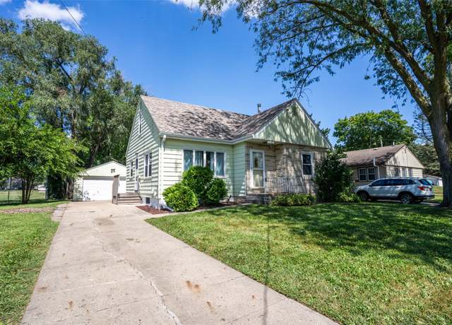 Property at 1560 Arthur Ave, Des Moines, IA 50316, 3 beds, 1 bath