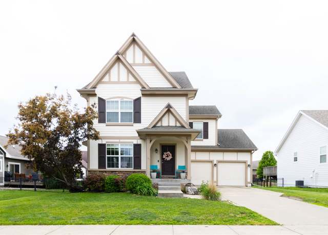 Property at 1907 SW 17th St, Ankeny, IA 50023, 4 beds, 3.5 baths