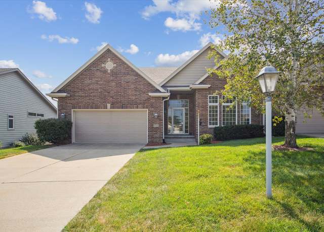 Property at 15142 Clearview Ln, Urbandale, IA 50323, 4 beds, 3 baths