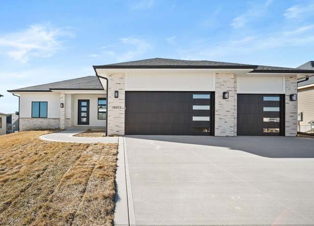 Property at 18272 Alderleaf Dr, Clive, IA 50325, 5 beds, 4 baths