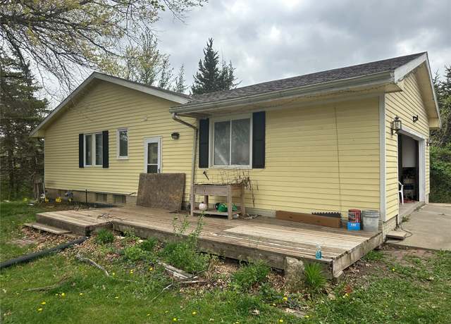 Property at 1425 230th Ave, Osceola, IA 50213, 4 beds, 3 baths