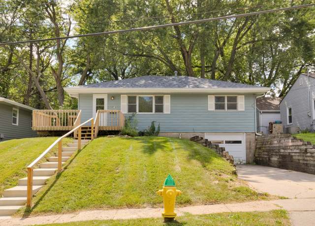 Property at 2516 Boston Ave, Des Moines, IA 50310, 3 beds, 1 bath