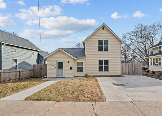 Property at 1517 E Court Ave, Des Moines, IA 50316, 3 beds, 1 bath