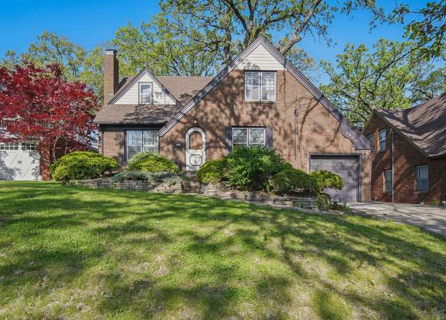 Property at 1534 41st St, Des Moines, IA 50311, 3 beds, 2 baths