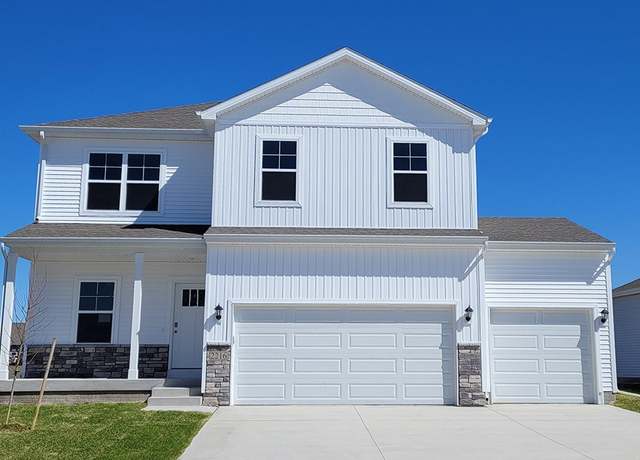 Property at 15112 Ironwood Ln, Urbandale, IA 50111, 4 beds, 2.5 baths