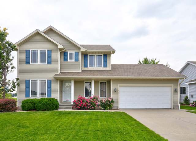 Property at 9383 Wilson St, West Des Moines, IA 50266, 3 beds, 2.5 baths