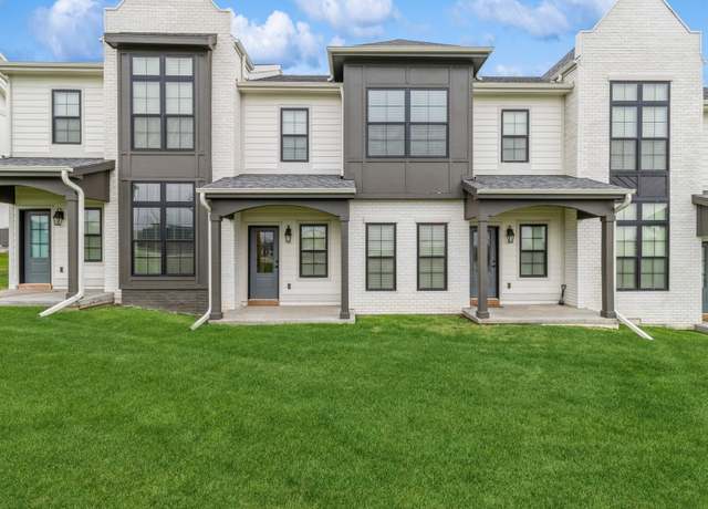 Property at 14134 Wilden Dr, Urbandale, IA 50323, 3 beds, 2.5 baths