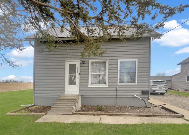 Property at 1532 Davis Ave, Grinnell, IA 50112, 2 beds, 2 baths