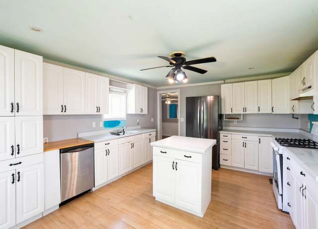 Property at 7204 Railroad St, Killduff, IA 50137, 3 beds, 2 baths