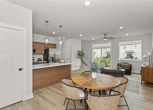 Property at 802 Campusside Pl, Norwalk, IA 50211, 3 beds, 2.5 baths