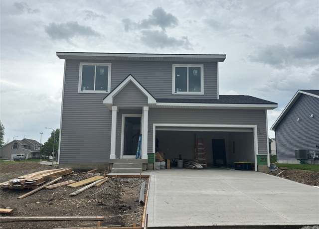 Property at 1500 E Franklin Ave, Indianola, IA 50125, 3 beds, 2.5 baths