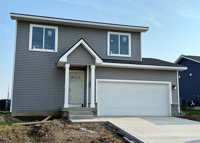 Property at 1500 E Franklin Ave, Indianola, IA 50125, 3 beds, 2.5 baths